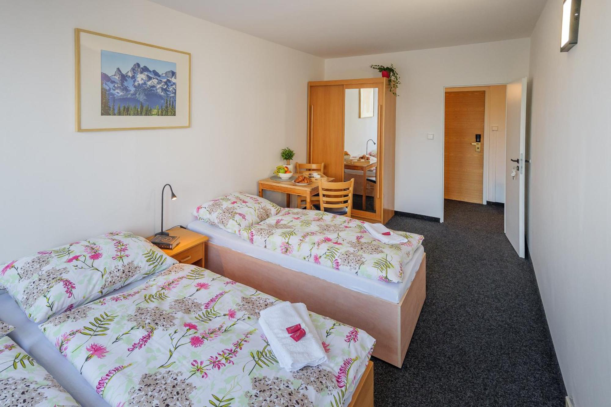 Cooliving Hostel Prága Kültér fotó